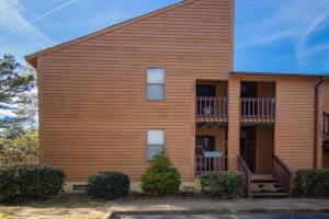 Shore Breakaway Condo - Monthly Rental - Chic Guest house, Virginia Beach