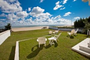 Shoreline Cottage - Oceanfront - North End VB, Virginia Beach
