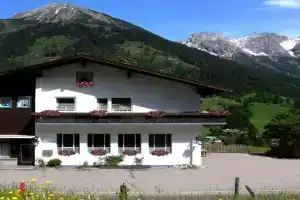 Mittelberg Ferienwohnung Apartments, Mittelberg