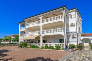 Apartments Spomenka Zvonko, Lopar