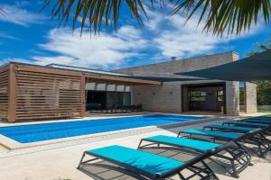 Villa Lena Lux, Bagnole