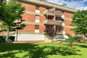 Apartments with private outdoor area maximum 1 km from the sea in, Marina di Massa