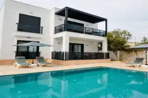 300m to Beach 2 Bedroom Upstairs Flat with Pool B2 - Yeni Dünya Bodrum, Turgutreis
