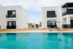 300m to Beach 2 Bedroom Garden Floor Flat with Pool B1 - Yeni Dünya Bodrum, Turgutreis