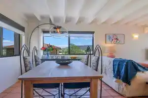 Tropical Dreaming in the Heart of Indooroopilly Guest house, Brisbane