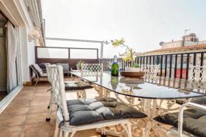 Sea and Sand Penthouse by Hello Homes, Sitges