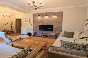 Living Life Apartment, Komotini