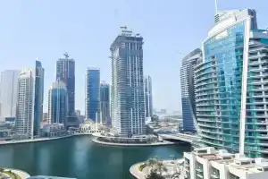 Spacious Apartment Marina View, Dubai