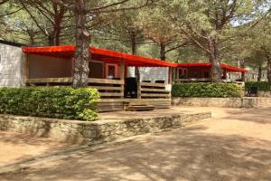 Cozy Glamping Chalet in Palams with Garden View, Palamos