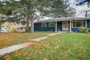 Ann Arbor Home with Deck, 2 Mi to Michigan Stadium! Guest house, Ann Arbor