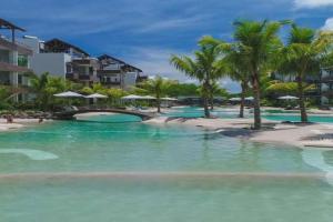 Wonderful flat, huge lagoon pool Apartments, Mont Choisy