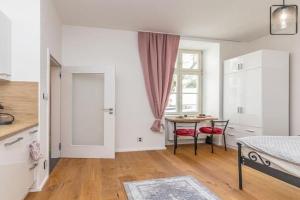 Cozy quiet new apartment in Karlin square, Prague