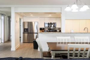 Beachfront Retreat Guest house, Oceanside