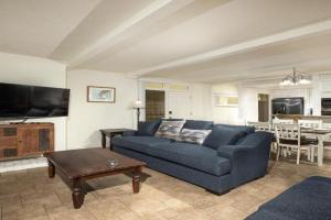 Beachfront Retreat Guest house, Oceanside