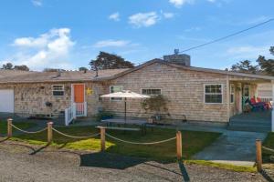 Mermaids Song: Dream Stay 600ft to Beach River Guest house, Seaside