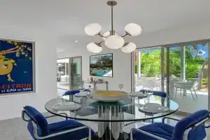 Ultra-Chic LUXE Mid-Century Estate- Resort Like Pool, Spa, Firepit, Outdoor Kitchen 3BED/3BATH, Palm Springs