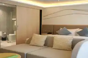 Wyndham Garden Hotel, Naithon