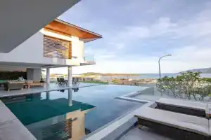 Promotion Early Booker Corner Villa 5 Bedrooms infinity Pool & BBQ Outdoor, Nha Trang