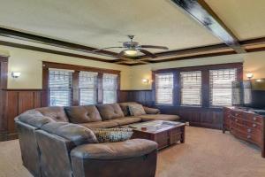 Central Home Less Than 1 Mi to Beach! Guest house, Galveston
