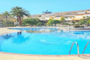 NEW POSITIVE VIBES HOLIDAYS HOME, Playa de las Americas, Tenerife Apartments, Los Cristianos