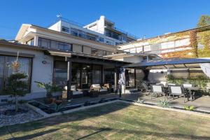 Atami Southern Wind 熱海 南風楼(温泉付) Guest house, Atami