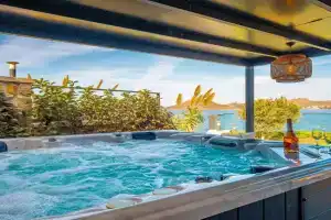 Çimentepe Residence Deluxe 2 - Villa with Jacuzzi in, Yalikavak