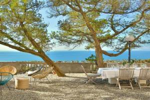 Villa Sorriso mit Pool direkt am Meer, Castiglioncello