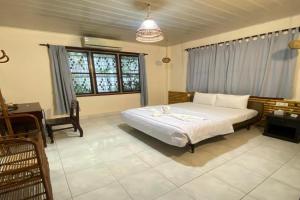 Ecran Riverfront Guesthouse, Kampot
