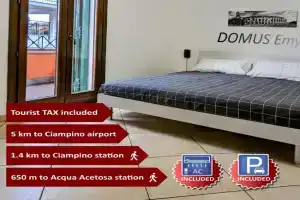 DOMUS Emy - deliziosa casa a piano terra con giardino e posto auto a, Ciampino