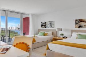 To Steps from the Beach - Coastal Bliss, Pool- Gym Guest house, Hollywood