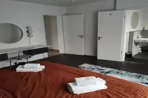 Hotel Valley of Business Frankfurt-Airport - GREY LABEL PENTHOUSE, Hofheim