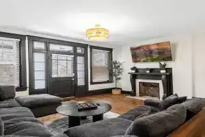 Cozy Home near Downtown - Close to Nulu - Sleeps 6 Guest house, Louisville