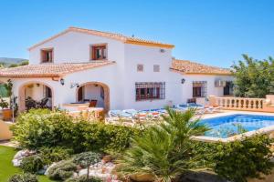 Villa Estiu by Villa Plus, Javea