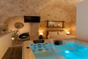B&B Puglia - Mi Casa Luxury Suite - Room with Hydromassage Pool, Turi