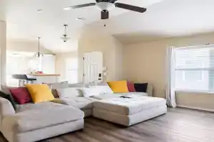 Cheerful 3 Bdrm space, 2 bath!. You gotta love it! Villa, Oklahoma City