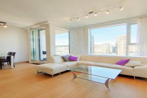 SAG Romantic 22 floor Panorama city free parking free wifi Apartments, Bratislava