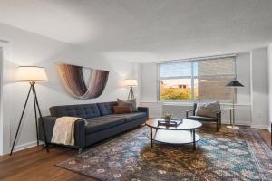 CozyRetreat Sleeps 6 FreeParking DC Airport Metro Apartments, Washington