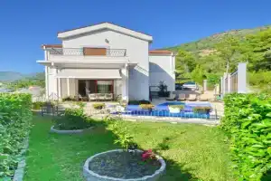 Sunny Villa in Kavac, Kotor