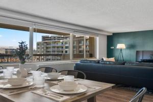 UrbanDelight Crystal City Mins to DC Free Parking Apartments, Washington