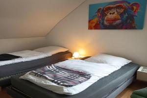 IN VILLA APARTMENT 56 qm Check-in,free parking, WIFI , TV, FULL KITCHEN, Hannover