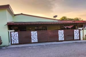 HOMESTAY OMAK AYAH, Seremban