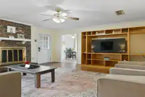 Large Fenced Yard near Midtown- Shamrock Stay Guest house, Montgomery