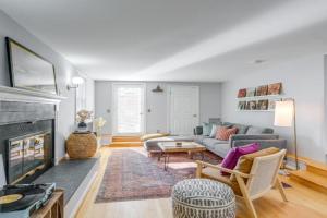 Less Than 1 Mi to Waterfront Old Town Home! Guest house, Alexandria