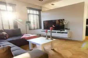 Spacious private apartement, 25min from Amsterdam, Hilversum
