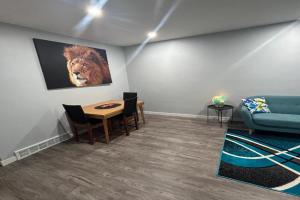 Cute Highland Park(Upper-A-Unit) Apartments, Calgary