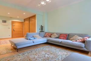 Encanto y Confort en Calle Epalza - Tu Familia en el Corazón de Apartments, Bilbao