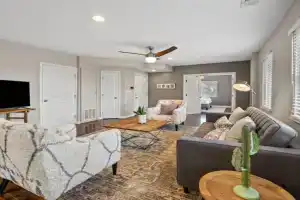 Classy 2BR Condo Near City Centre - OTR, UC, Zoo Apartments, Cincinnati