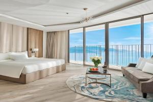 Panorama Beachfront by LYN Condotel, Nha Trang