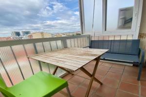 Big Family Parking and noise free Apartments, Sabadell
