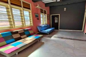 Wi-Fi 100MB Free Happy Big House SemiD TH24 16 pax, Ipoh